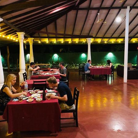Tishan Holiday Resort Polonnâruvâ Extérieur photo