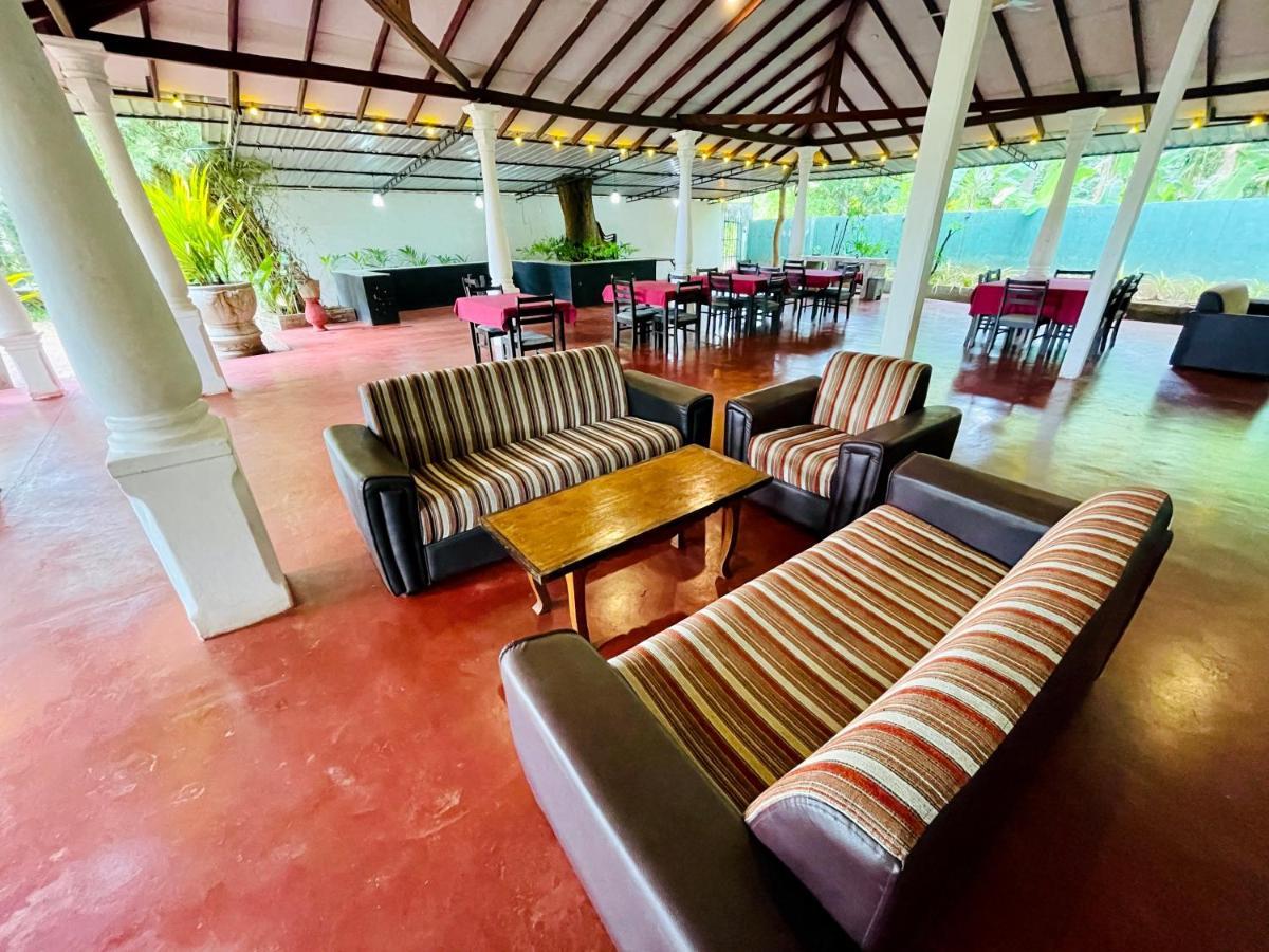Tishan Holiday Resort Polonnâruvâ Extérieur photo