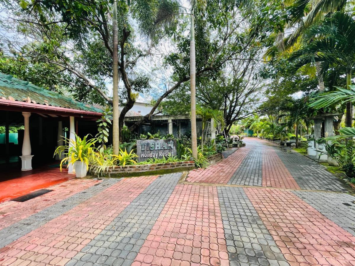 Tishan Holiday Resort Polonnâruvâ Extérieur photo
