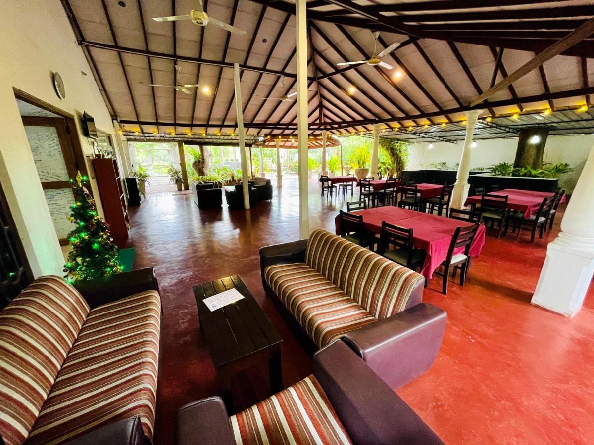 Tishan Holiday Resort Polonnâruvâ Extérieur photo