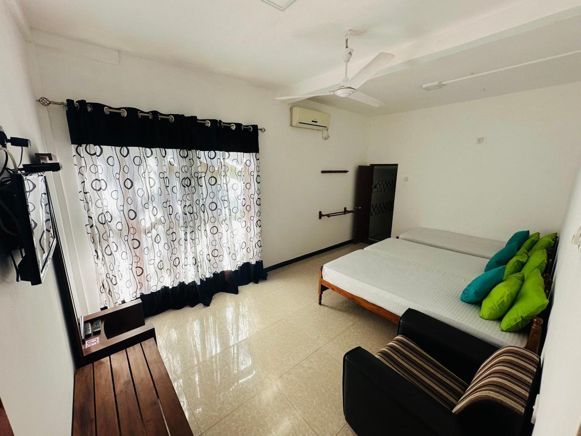 Tishan Holiday Resort Polonnâruvâ Chambre photo